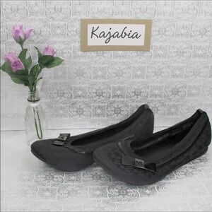 MICHAEL KORS Girls Flats. Size 4